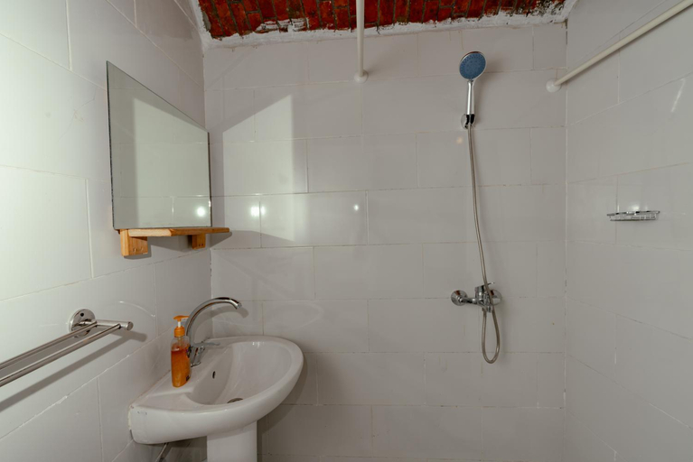 Bathroom 3, Krouma Camp & Ecolodge, Aswan