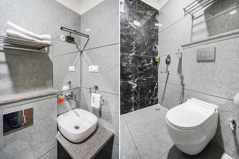 Bathroom 3, FabHotel Prime Jashan Paradise - MP Nagar, Bhopal
