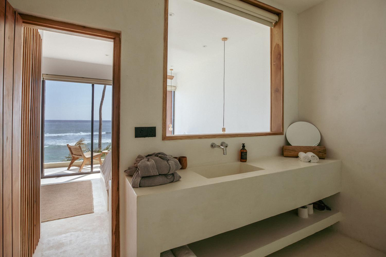 Bathroom 4, The Hotel, Habaraduwa