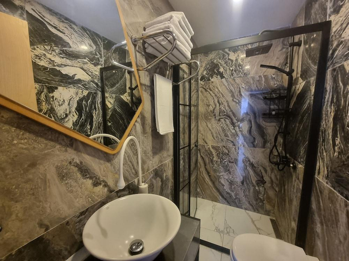 Bathroom 3, Costa Karakoy Hotel, Beyoğlu