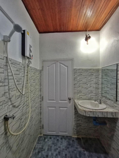 Bathroom 3, Baan Sangchan, K. Ko Kut