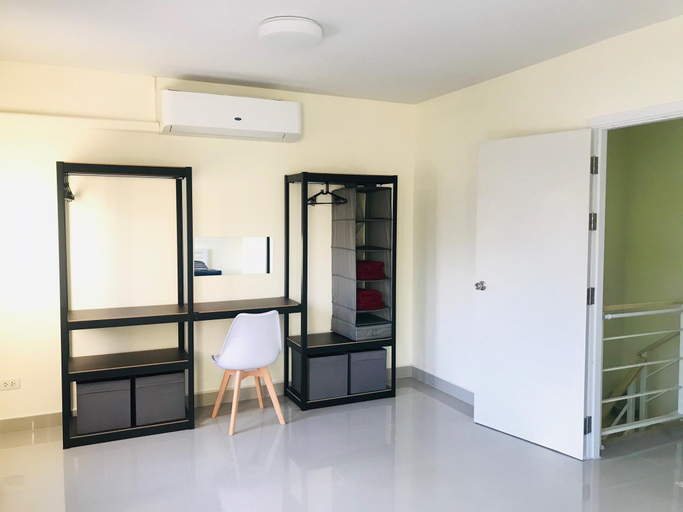 Others 4, Impact MT House, Pak Kret