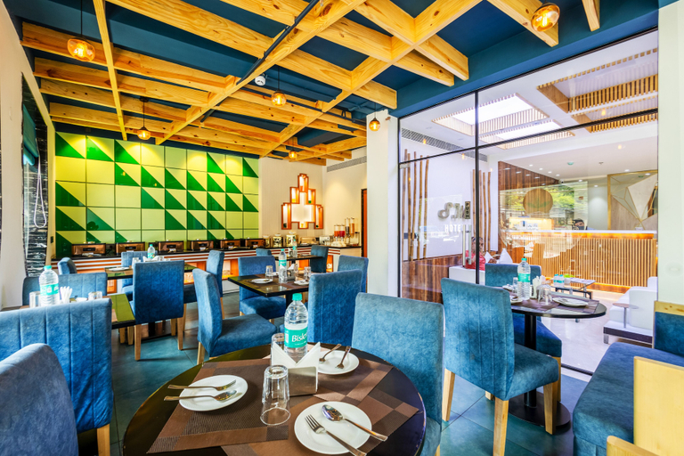 Food & Drinks 5, The SM Hotel By RMR Hotels, Delhi