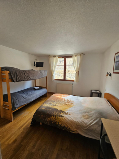 Bedroom 2, Le Campcardos, Pyrénées-Orientales
