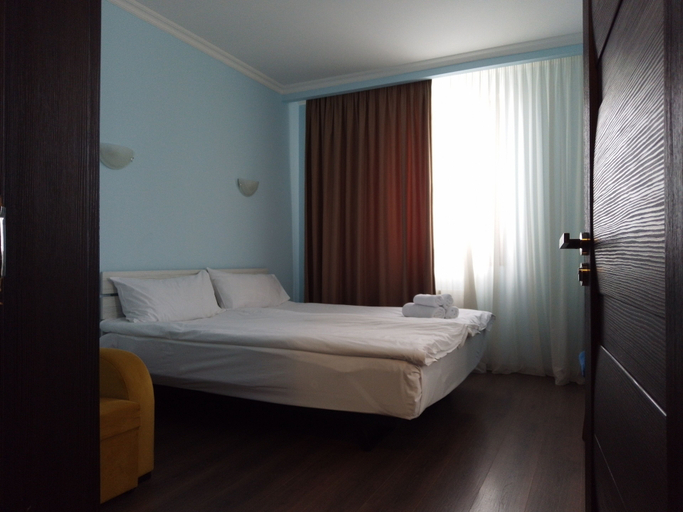 Bedroom 2, RezoHut, Kazbegi