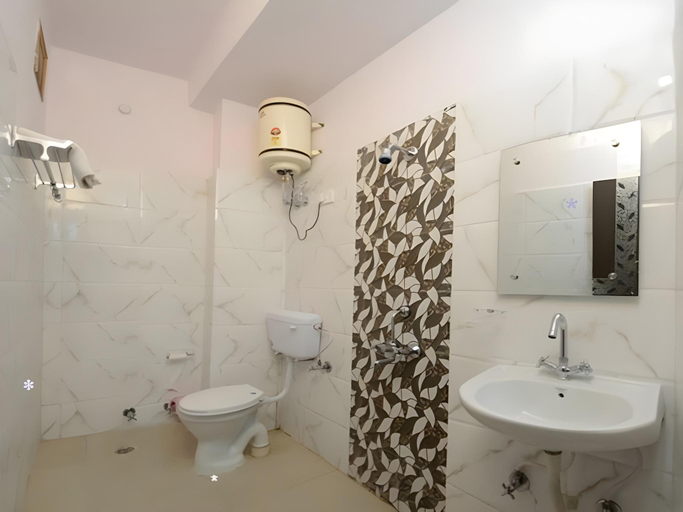 Bathroom, Hotel Raj Paradise, Agra