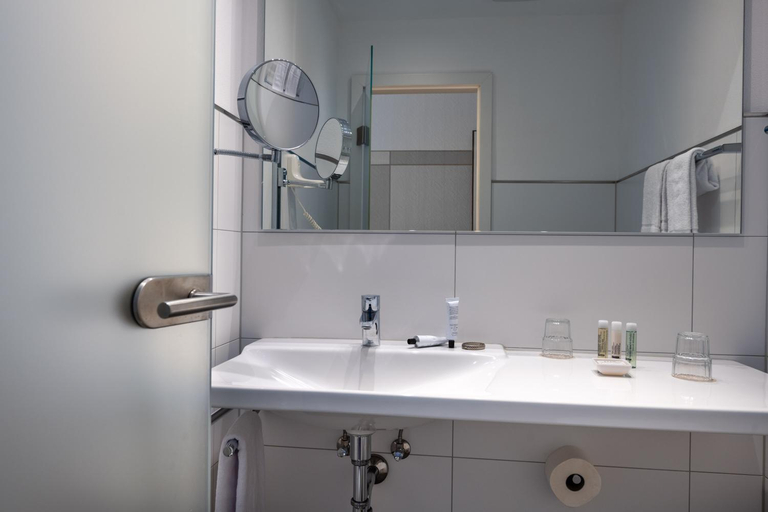 Bathroom 3, Hotel Gasthof Rv Ssle, Sigmaringen