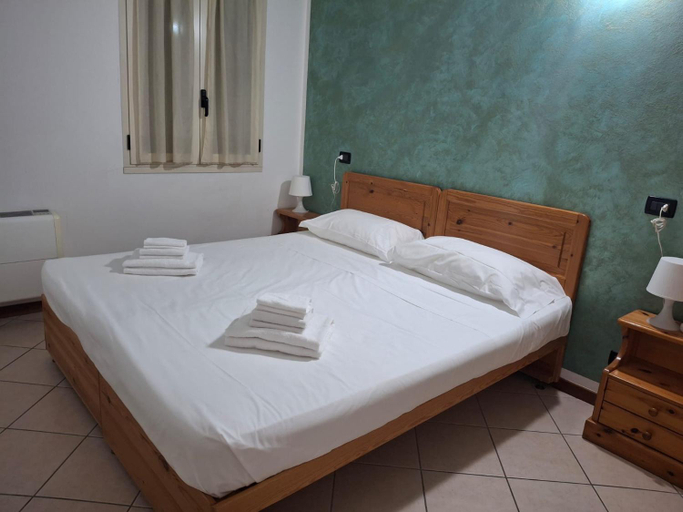 Bedroom, Albergo quatro pini, Brescia