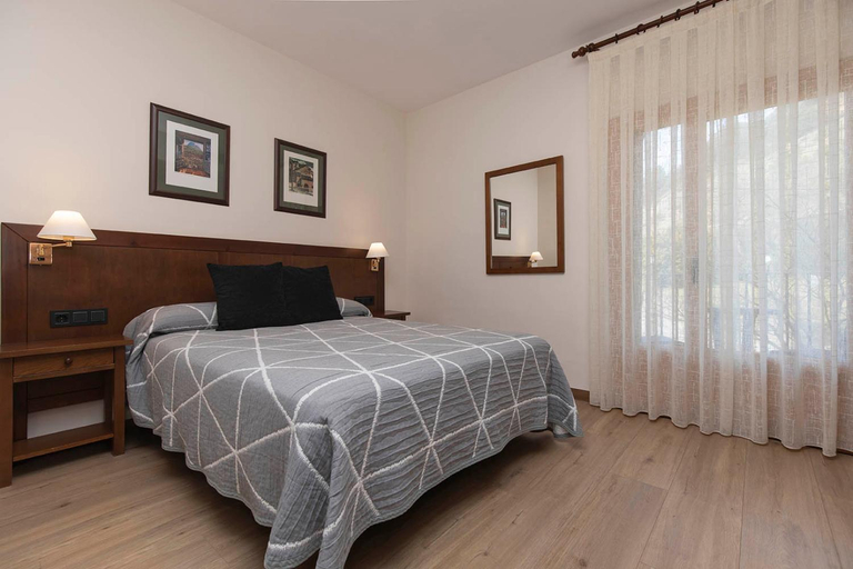 Bedroom 4, Hotel Cinca, Huesca