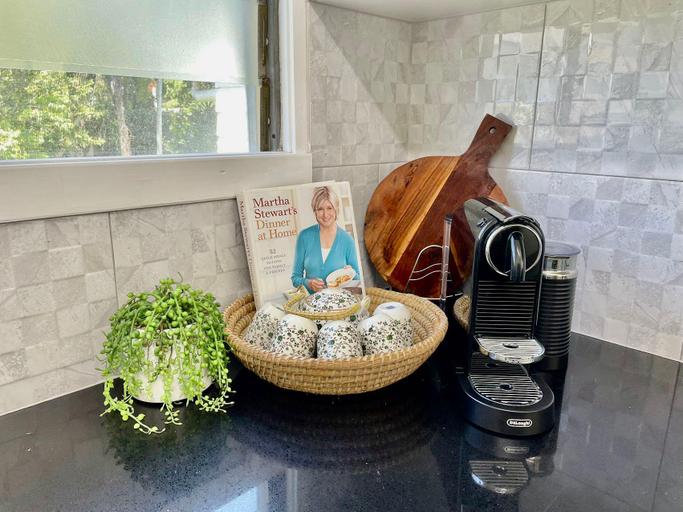 Food & Drinks 4, CBD/South Bank-5BR House  3.5Baths Aircon 3Carpark, Brisbane