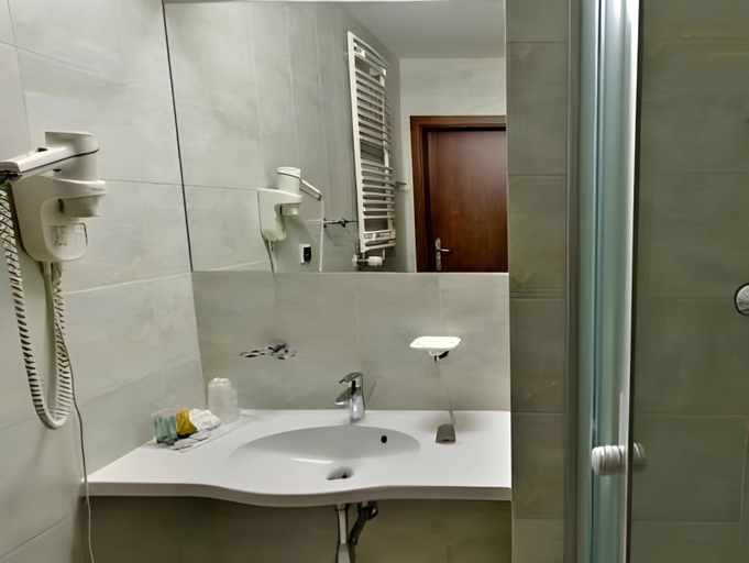 Bathroom 5, Hotel Arka Medical Spa, Kołobrzeg