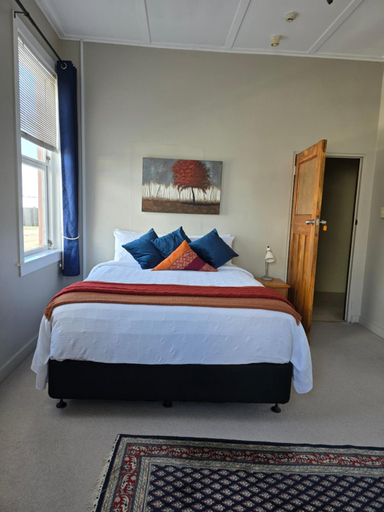 Bedroom 2, Royal Accommodation, Stratford