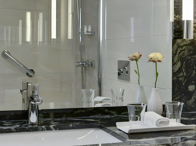 Bathroom 5, Hotel Schnitterhof, Soest
