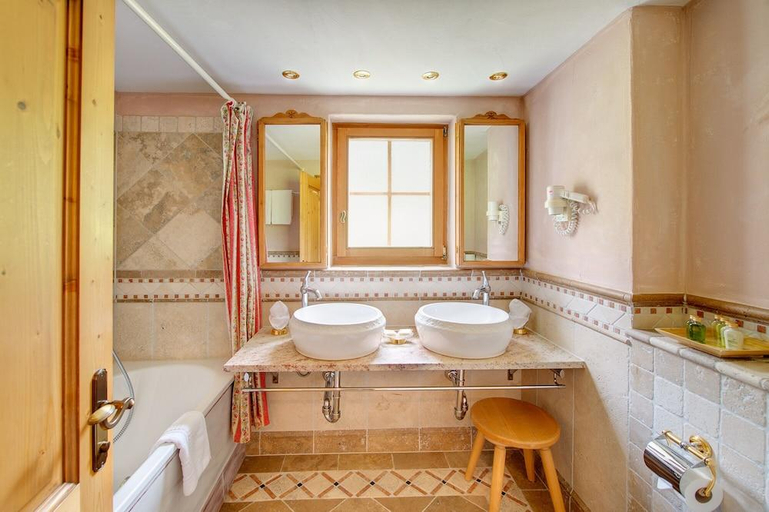 Bathroom 4, Hotel Berghof, Visp