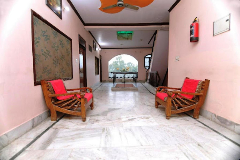 Public Area 3, Goroomgo Rashmi Agra, Agra