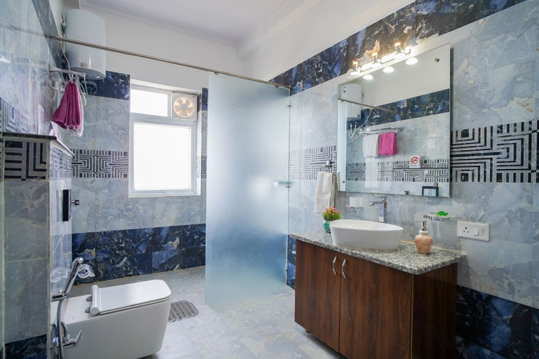 Bathroom 4, Hriday Bhoomi - Luxury Cottages & Villa, Nainital