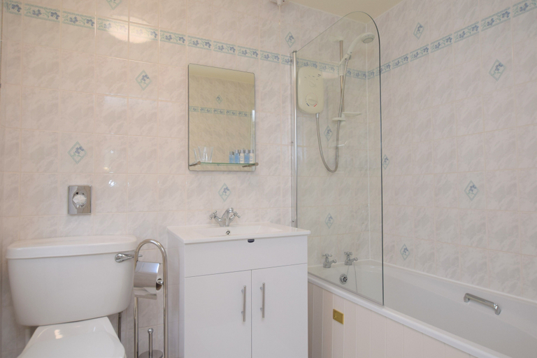 Bathroom 2, The Old Dairy B&B, Devon