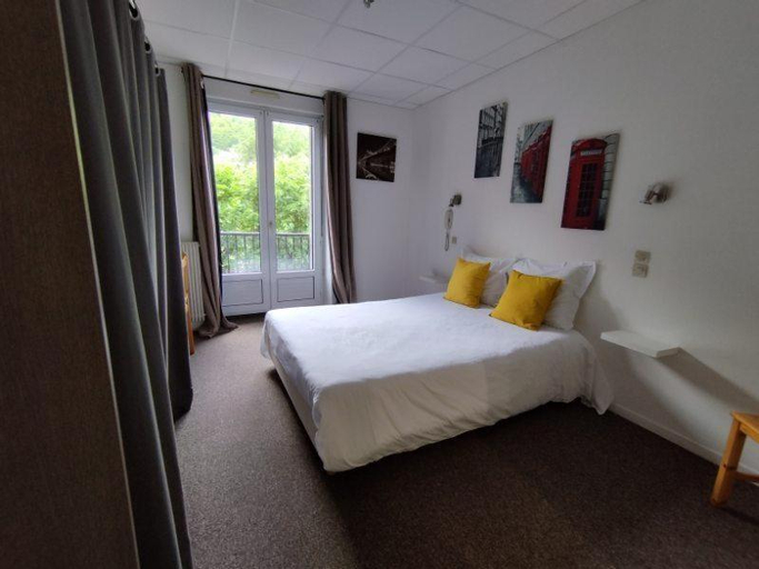 Bedroom 3, Hotel de Londres, Puy-de-Dôme