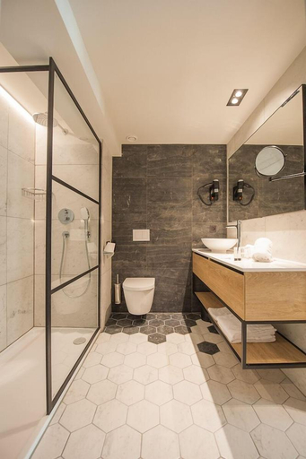 Bathroom 3, Ostend Hotel, West-Vlaanderen