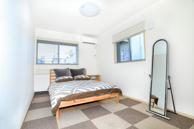 Bedroom 2, A Private 4-Bedroom House near Tsuruhashi, Sleeps 8, Osaka