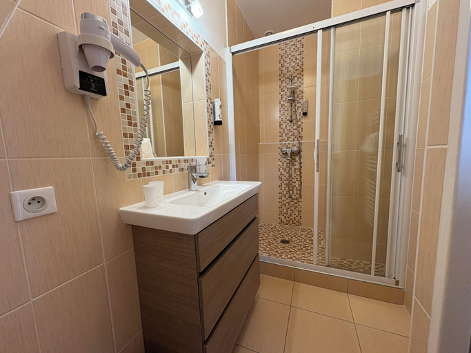 Bathroom 5, Domaine des Chateaux, Loir-et-Cher