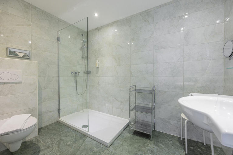 Bathroom 3, Hotel Schonegg, Innsbruck Land