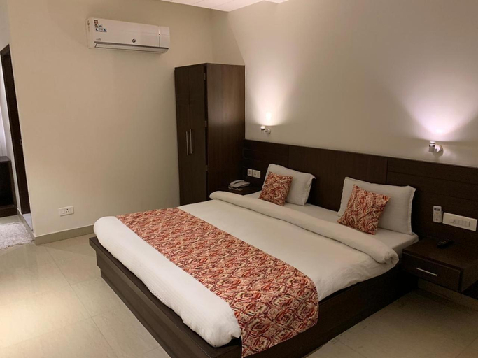 Bedroom 3, Hotel Love Kush, Agra