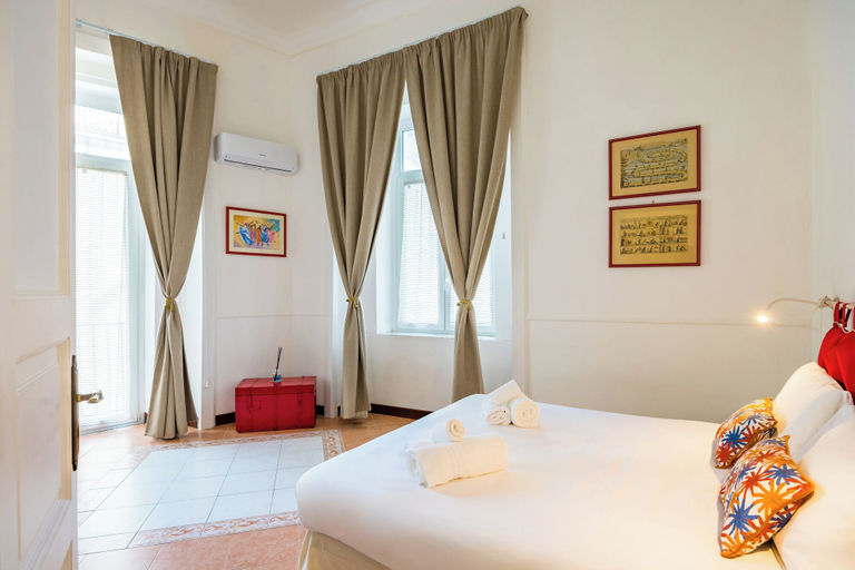 Room 5, La Casa di Famiglia by Napoliapartments, Napoli
