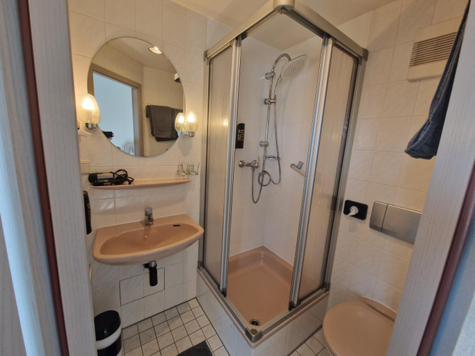 Bathroom 3, Hotel Plettenberger Hof, Coesfeld