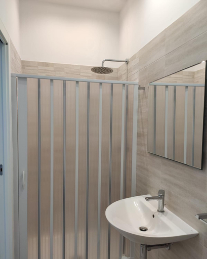 Others 3, Residence Carabella, Foggia