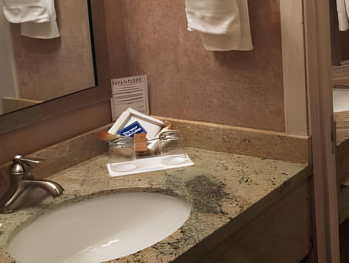Bathroom 3, Hallmark Resort in Cannon Beach, Clatsop