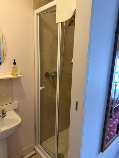 Bathroom 3, The Bell Inn, Gloucestershire