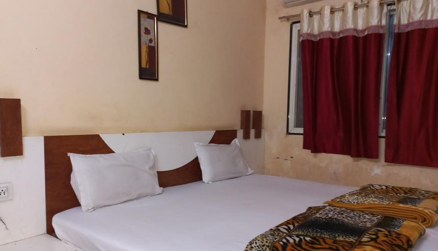 Others 3, Hotel Natraj, East Nimar