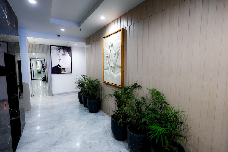 Public Area 3, Hotel Elinor By Dazzling Hotels & Resorts, Agra