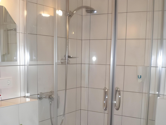 Bathroom 2, Landhotel Lembergblick, Bad Kreuznach