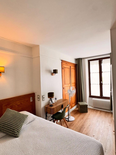 Bedroom 2, Logis- Hotel & Restaurant Le Montligeon, Orne