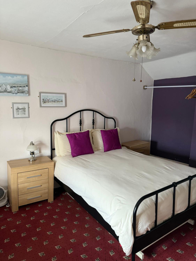 Bedroom 2, The Bell Inn, Gloucestershire
