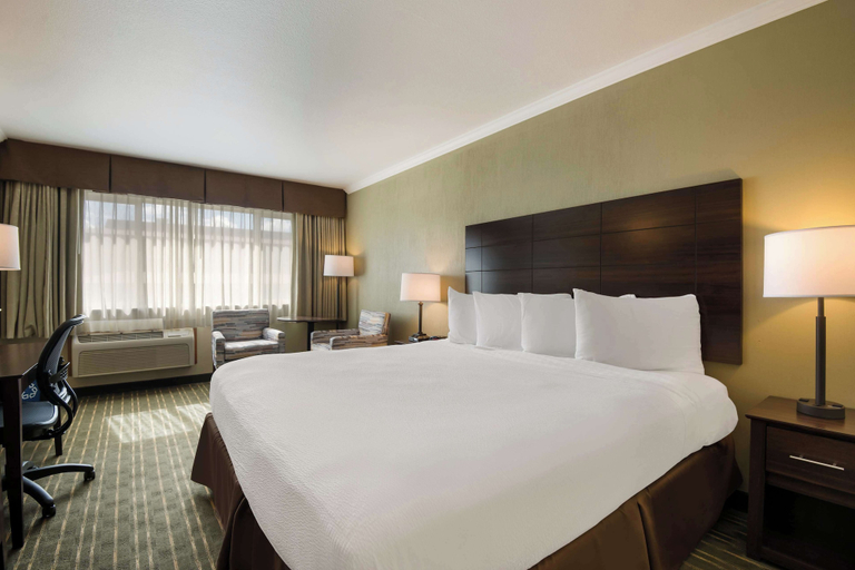 Bedroom 3, Best Western Holiday Hotel, Coos