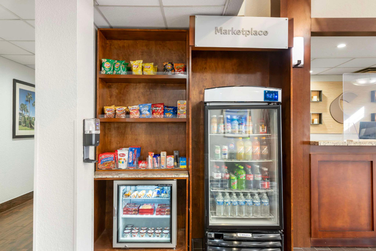Food & Drinks 3, Comfort Suites Downtown, Orange