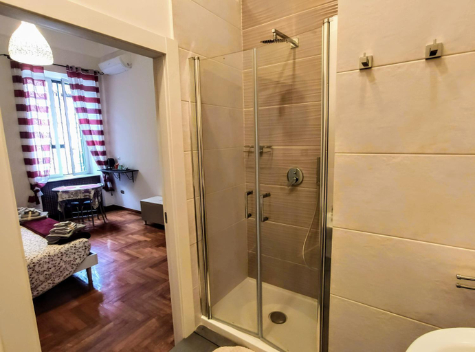 Bathroom 4, LA CASA DEL SOLE A MERGELLINA, Napoli