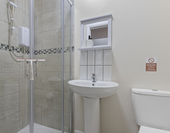 Bathroom 3, Bushrah House, Nottingham