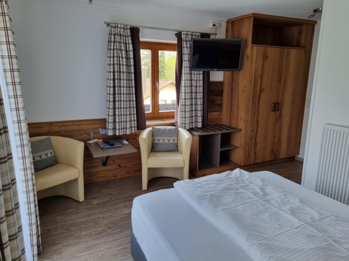 Bedroom 2, Hotel Beinbauer, Passau