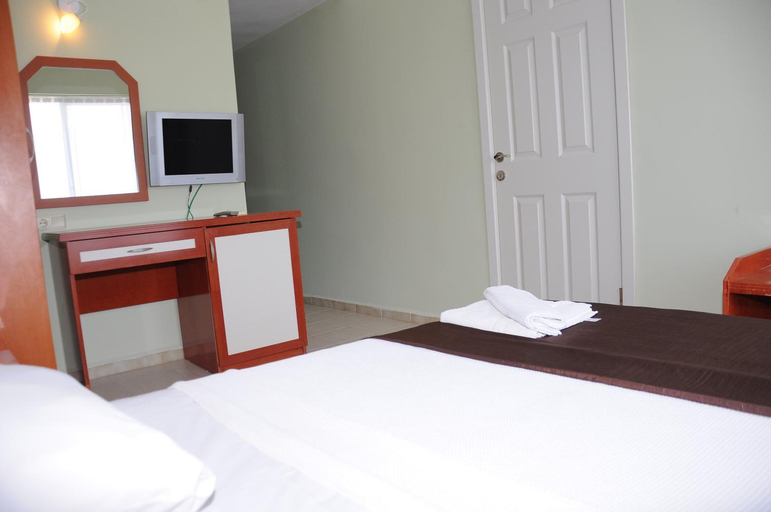 Bedroom 3, Pigale Beach Resort, Selçuk
