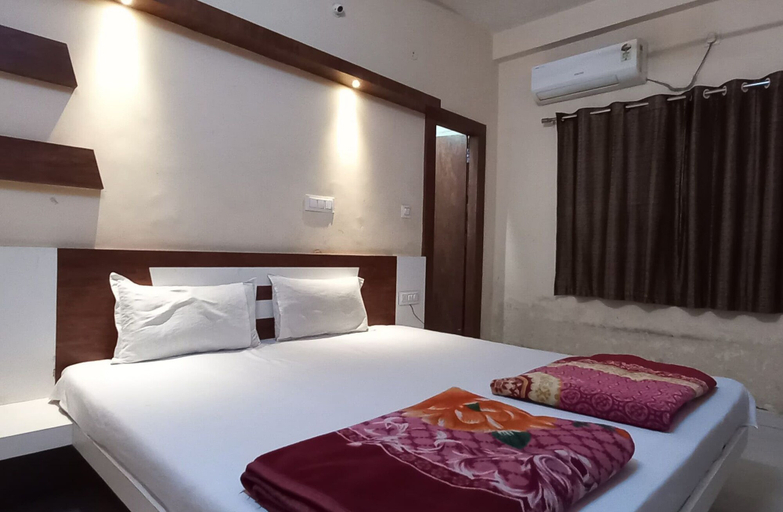Bedroom 4, Hotel Natraj, East Nimar