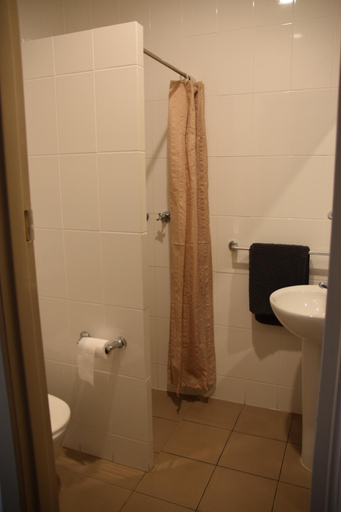 Bathroom, Minlaton Hotel, Yorke Peninsula - North