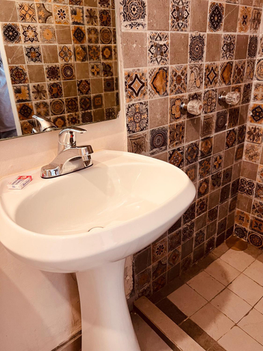 Bathroom 3, The Black Tree Hotel Colonial, Mazatlán