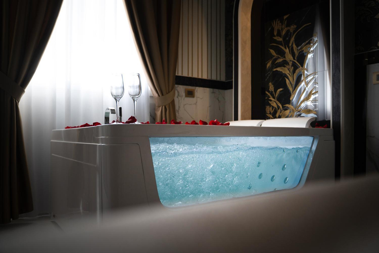Bathroom 5, Hotel Sicilia, Enna