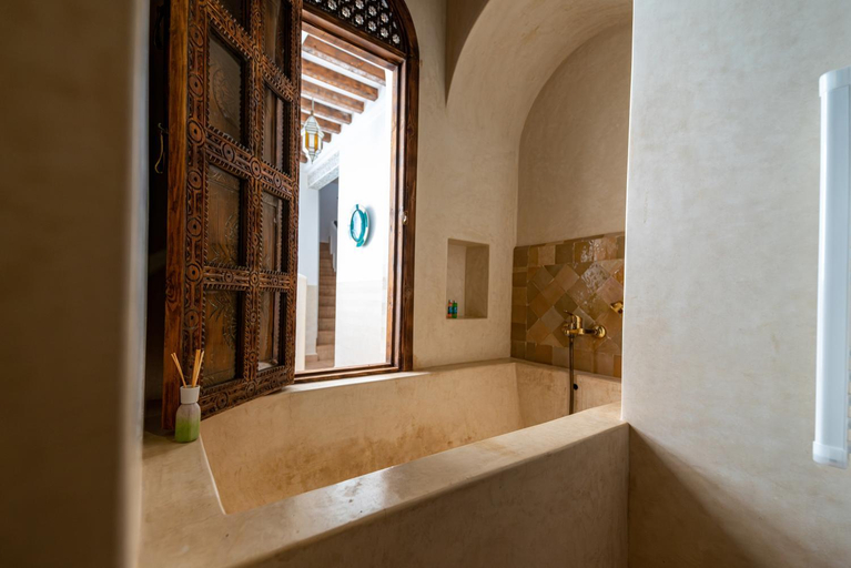 Bathroom 5, Riad Cologne, Marrakech