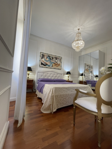 Room 3, King Plaza, Rome