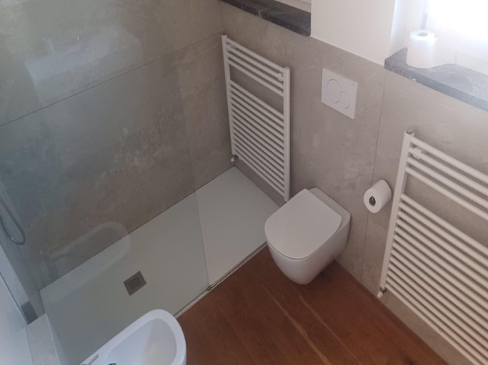 Bathroom 3, Apartment in a prime location on Lake Maggiore, Verbano-Cusio-Ossola